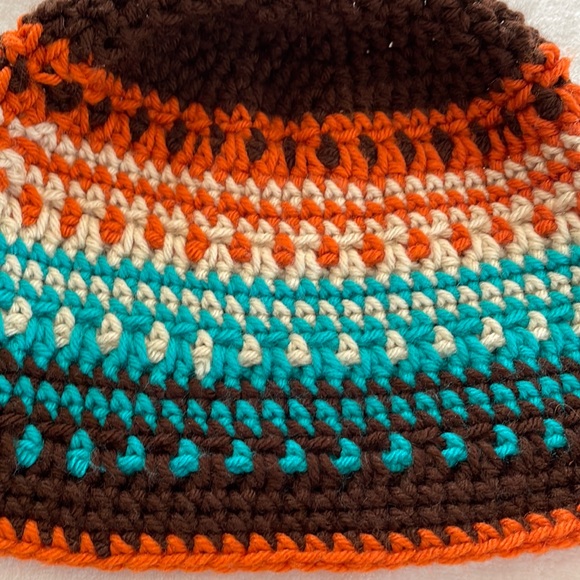 NWT - Hand-knitted hat - Picture 2 of 7